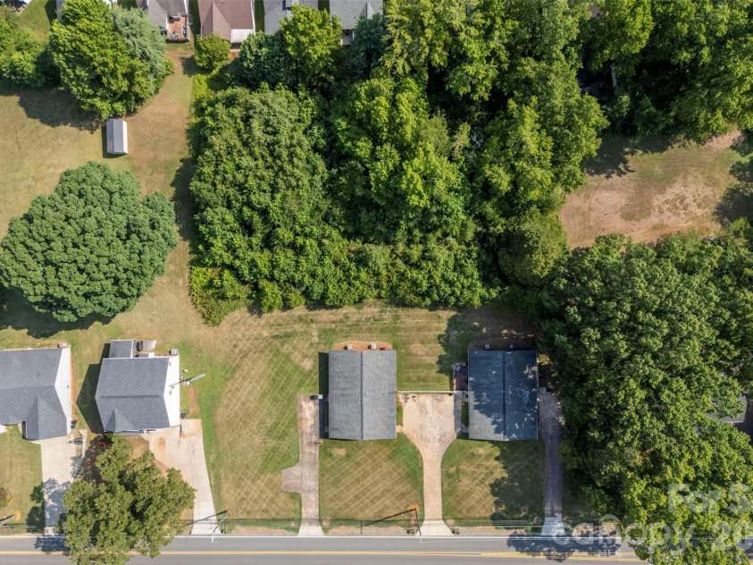 6010 Pleasant Grove Road, Charlotte, NC 28216.  MLS# CAR4401539, YatesRealty ID 35498. 