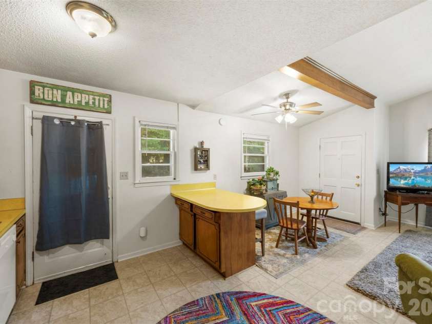 6010 Pleasant Grove Road, Charlotte, NC 28216.  MLS# CAR4401539, YatesRealty ID 35498. 