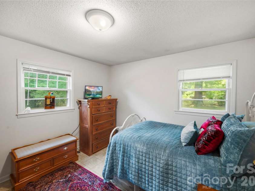 6010 Pleasant Grove Road, Charlotte, NC 28216.  MLS# CAR4401539, YatesRealty ID 35498. 