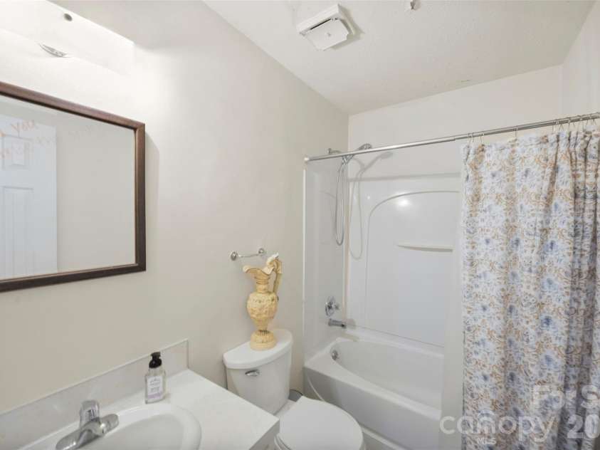 6010 Pleasant Grove Road, Charlotte, NC 28216.  MLS# CAR4401539, YatesRealty ID 35498. 