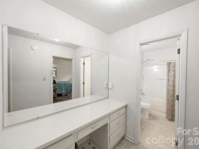 6010 Pleasant Grove Road, Charlotte, NC 28216.  MLS# CAR4401539, YatesRealty ID 35498. 