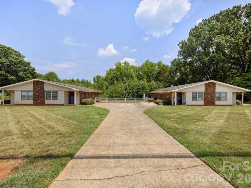 6010 Pleasant Grove Road, Charlotte, NC 28216.  MLS# CAR4401539, YatesRealty ID 35498. 