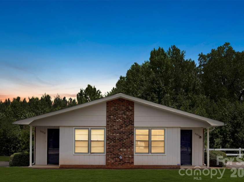 6010 Pleasant Grove Road, Charlotte, NC 28216.  MLS# CAR4401539, YatesRealty ID 35498. 