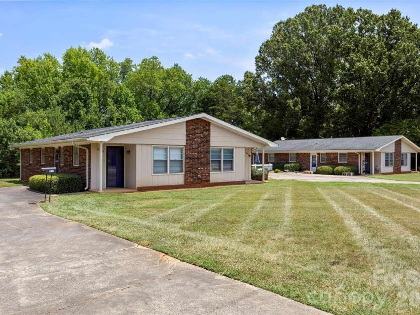 6010 Pleasant Grove Road, Charlotte, NC 28216.  MLS# CAR4401539, YatesRealty ID 35498. 