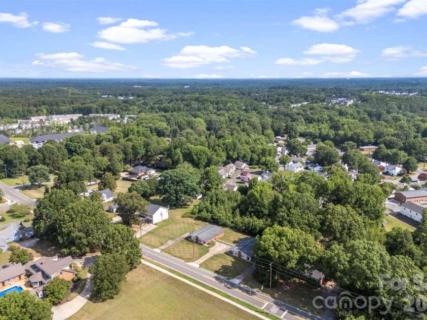 6010 Pleasant Grove Road, Charlotte, NC 28216.  MLS# CAR4401539, YatesRealty ID 35498. 