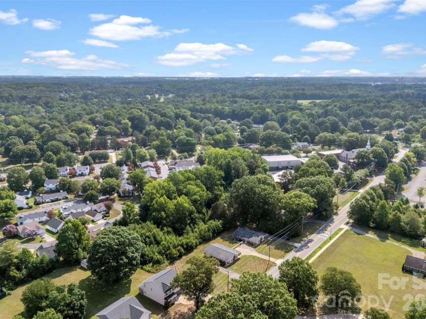 6010 Pleasant Grove Road, Charlotte, NC 28216.  MLS# CAR4401539, YatesRealty ID 35498. 