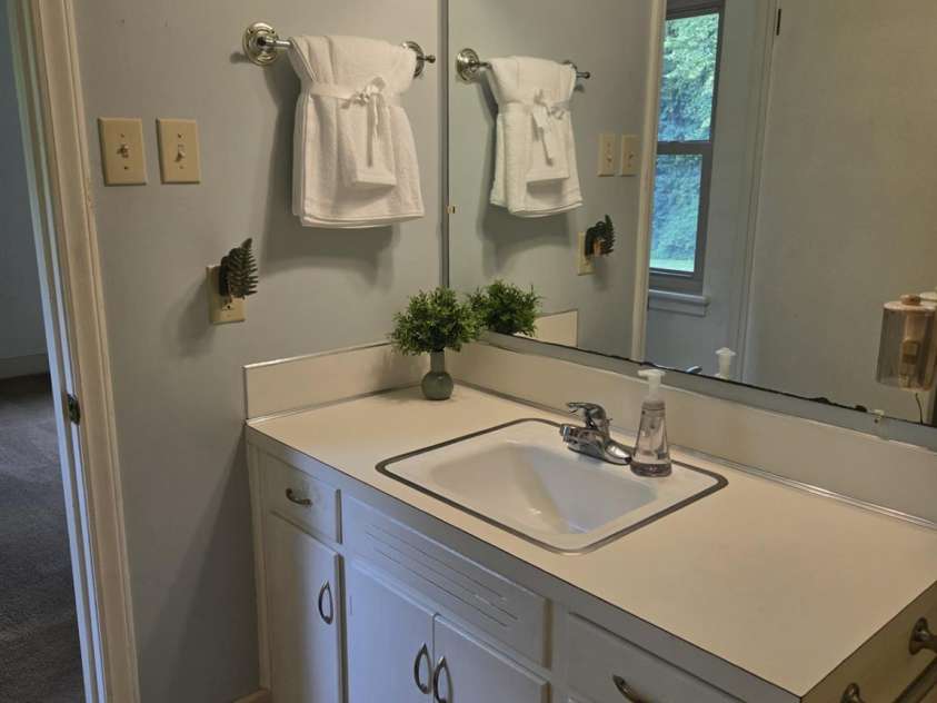 9517 Gregory Place, Charlotte, NC 28227.  MLS# CAR4290729, YatesRealty ID 35498. 