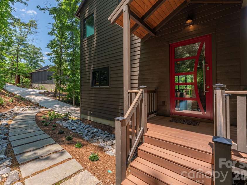 28 & 30 Garren View Drive, Fairview, NC 28730.  MLS# CAR4397889, YatesRealty ID 35499. 