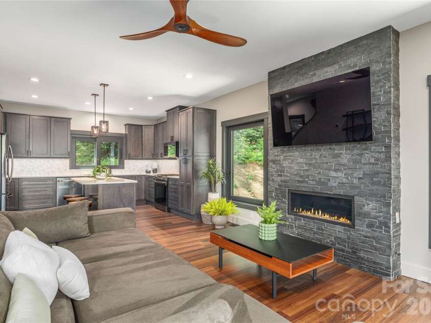 28 & 30 Garren View Drive, Fairview, NC 28730.  MLS# CAR4397889, YatesRealty ID 35499. 