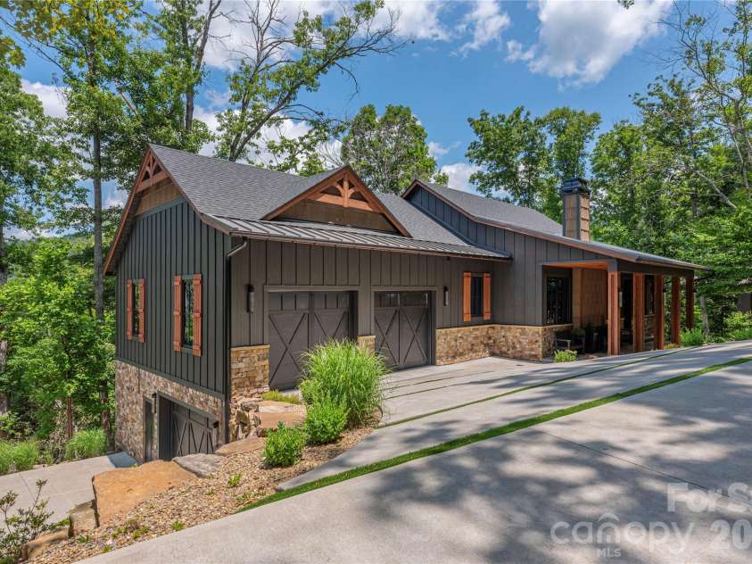 28 & 30 Garren View Drive, Fairview, NC 28730.  MLS# CAR4397889, YatesRealty ID 35499. Main home with 3 beds, 2 1/2 baths