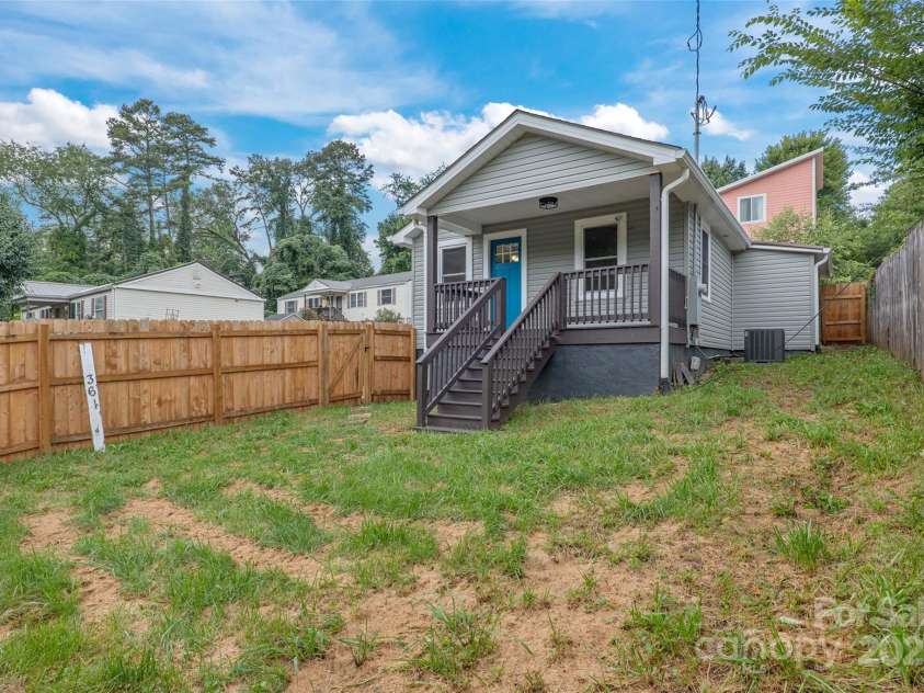 364 State Street, Asheville, NC 28806.  MLS# CAR4294913, YatesRealty ID 35499. Fresh landscaping and plenty of paved parking on site, room for 2 cars at rear