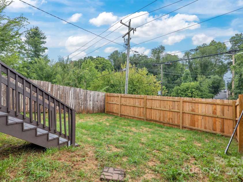 364 State Street, Asheville, NC 28806.  MLS# CAR4294913, YatesRealty ID 35499. Steps from covered front porch to fenced front yard