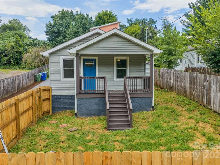 364 State Street, Asheville, NC 28806.  MLS# CAR4294913, YatesRealty ID 35499. Virtually staged dining room