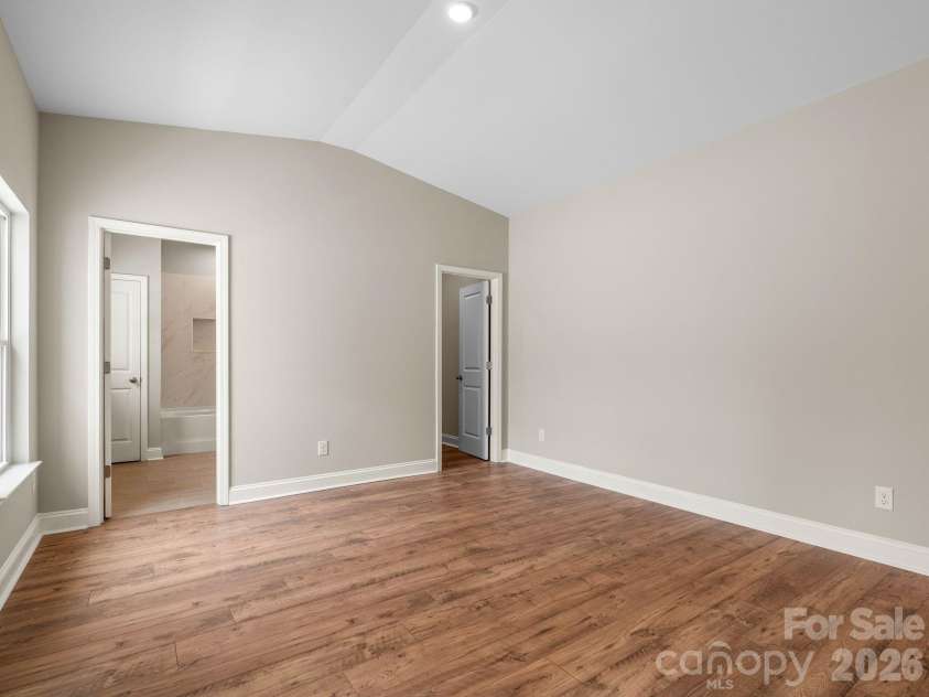 137 Cherry Springs Lane, Asheville, NC 28804.  MLS# CAR4385529, YatesRealty ID 355. 
