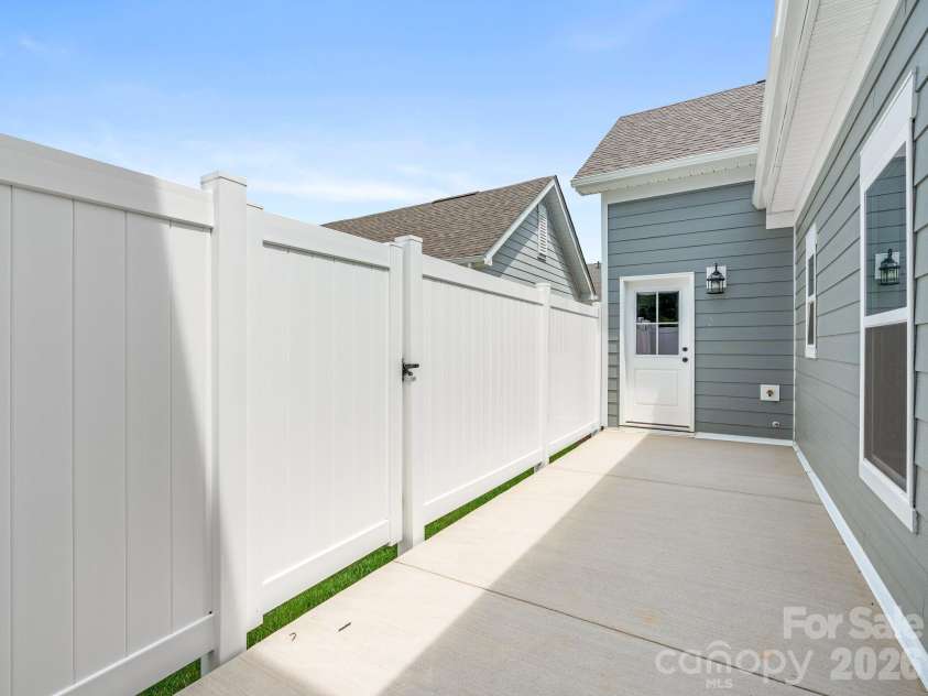 137 Cherry Springs Lane, Asheville, NC 28804.  MLS# CAR4385529, YatesRealty ID 355. 