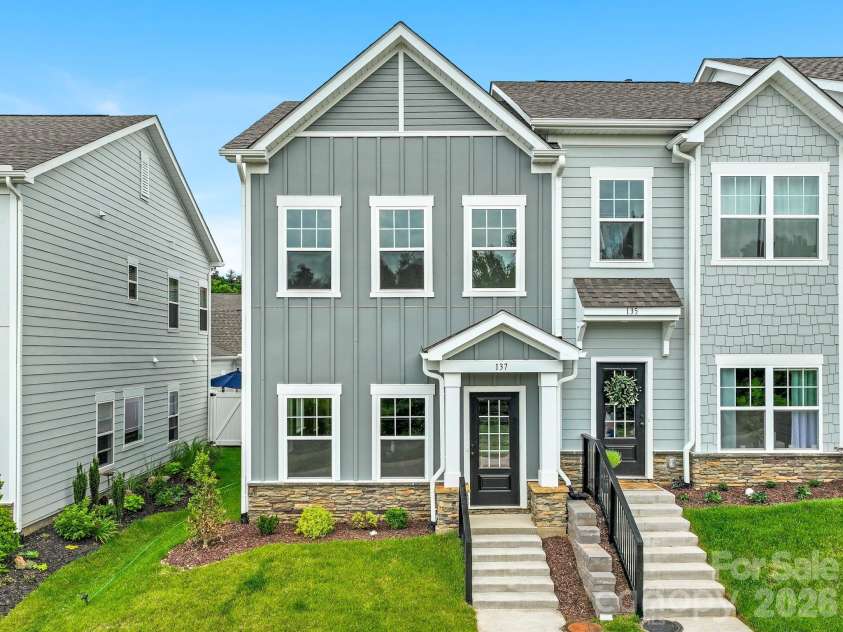 137 Cherry Springs Lane, Asheville, NC 28804.  MLS# CAR4385529, YatesRealty ID 355. 