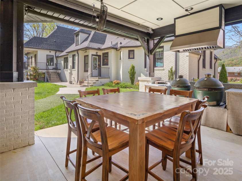 117 Jackson Street, Sylva, NC 28779.  MLS# CAR4241334, YatesRealty ID 3550. 