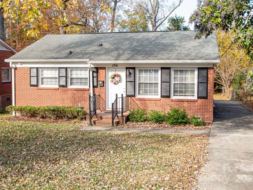 1741 Dallas Avenue, Charlotte, NC 28205.  MLS# CAR4320346, YatesRealty ID 3550. 