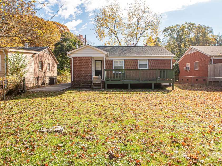1741 Dallas Avenue, Charlotte, NC 28205.  MLS# CAR4320346, YatesRealty ID 3550. 