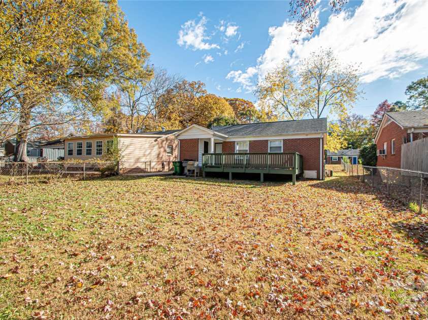 1741 Dallas Avenue, Charlotte, NC 28205.  MLS# CAR4320346, YatesRealty ID 3550. 