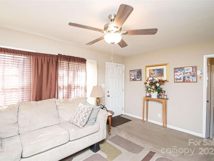 1741 Dallas Avenue, Charlotte, NC 28205.  MLS# CAR4320346, YatesRealty ID 3550. 