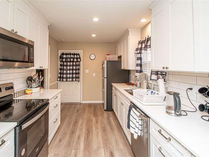 1741 Dallas Avenue, Charlotte, NC 28205.  MLS# CAR4320346, YatesRealty ID 3550. 