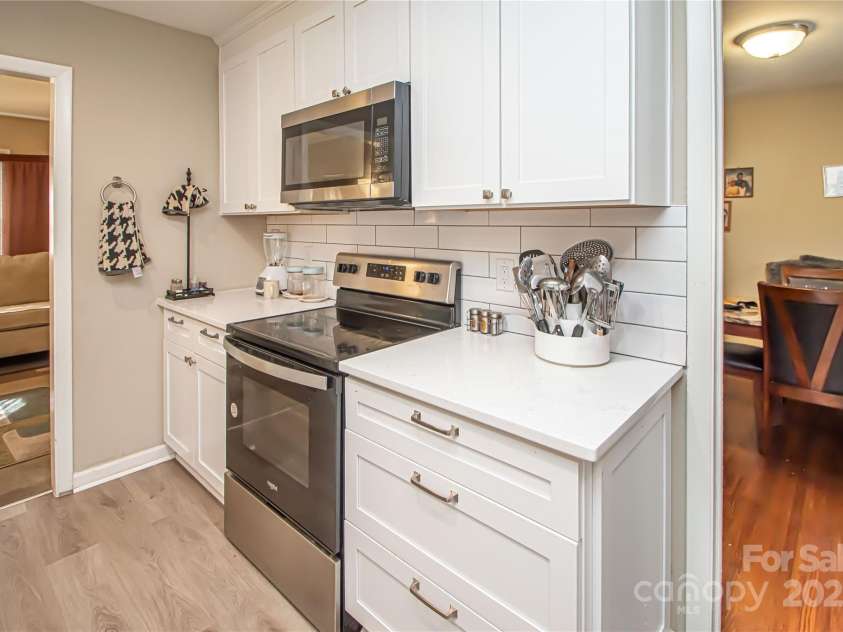 1741 Dallas Avenue, Charlotte, NC 28205.  MLS# CAR4320346, YatesRealty ID 3550. 