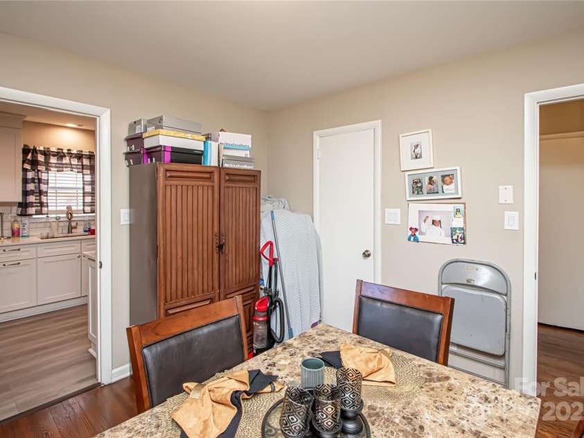 1741 Dallas Avenue, Charlotte, NC 28205.  MLS# CAR4320346, YatesRealty ID 3550. 