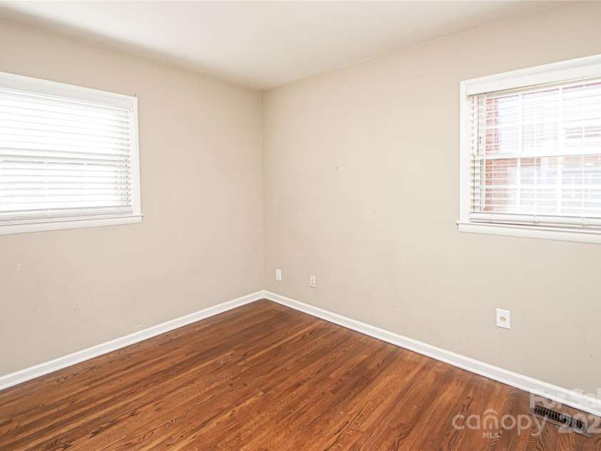 1741 Dallas Avenue, Charlotte, NC 28205.  MLS# CAR4320346, YatesRealty ID 3550. 