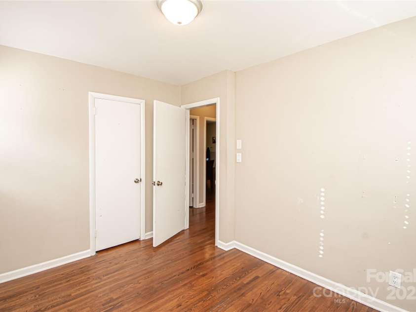 1741 Dallas Avenue, Charlotte, NC 28205.  MLS# CAR4320346, YatesRealty ID 3550. 