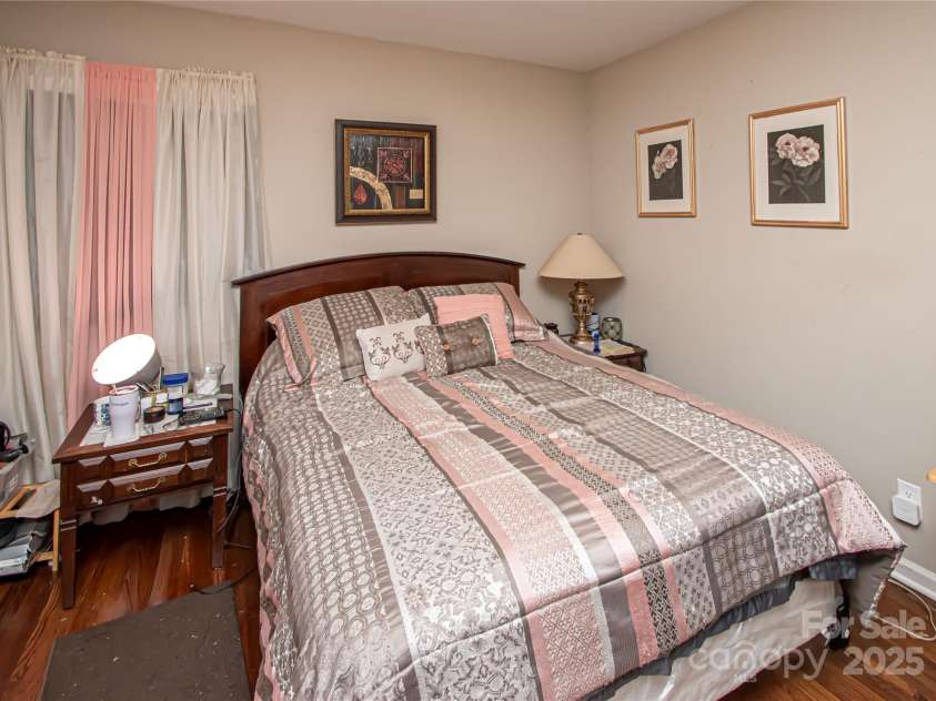 1741 Dallas Avenue, Charlotte, NC 28205.  MLS# CAR4320346, YatesRealty ID 3550. 