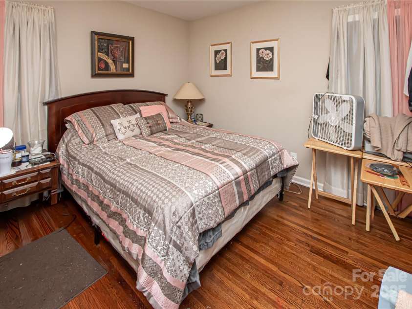 1741 Dallas Avenue, Charlotte, NC 28205.  MLS# CAR4320346, YatesRealty ID 3550. 