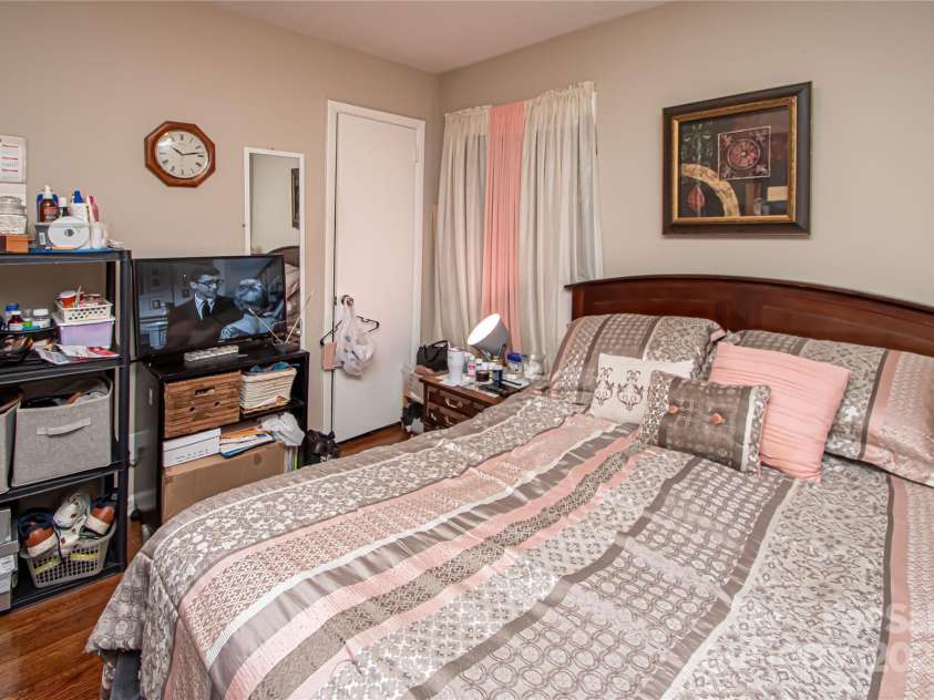 1741 Dallas Avenue, Charlotte, NC 28205.  MLS# CAR4320346, YatesRealty ID 3550. 