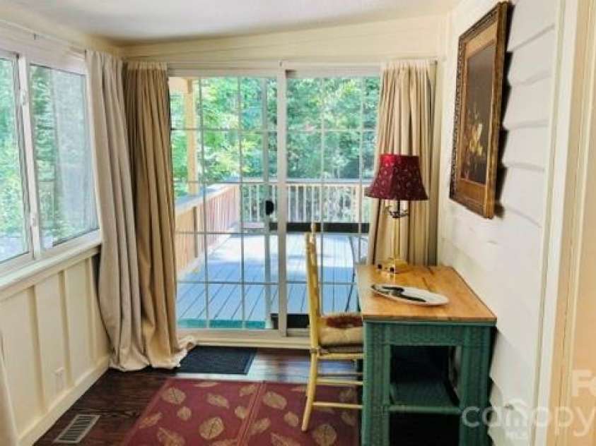 23 Leatherwood Lane, Hendersonville, NC 28739.  MLS# CAR4400223, YatesRealty ID 35500. 