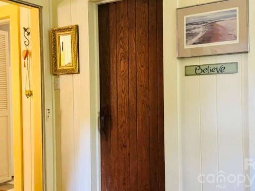 23 Leatherwood Lane, Hendersonville, NC 28739.  MLS# CAR4400223, YatesRealty ID 35500. 