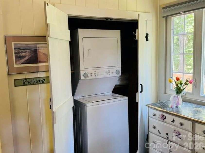 23 Leatherwood Lane, Hendersonville, NC 28739.  MLS# CAR4400223, YatesRealty ID 35500. 