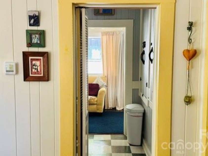 23 Leatherwood Lane, Hendersonville, NC 28739.  MLS# CAR4400223, YatesRealty ID 35500. 
