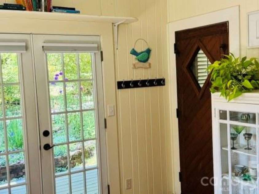 23 Leatherwood Lane, Hendersonville, NC 28739.  MLS# CAR4400223, YatesRealty ID 35500. 
