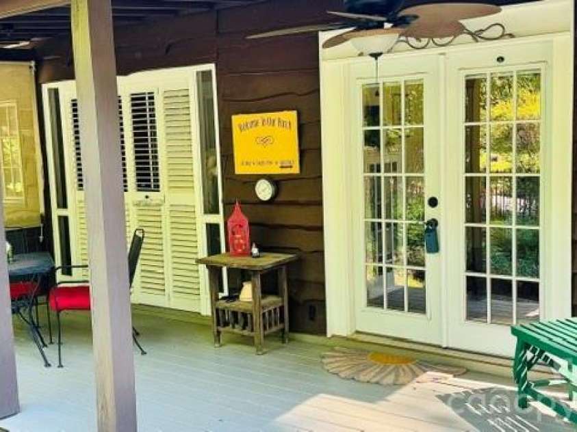 23 Leatherwood Lane, Hendersonville, NC 28739.  MLS# CAR4400223, YatesRealty ID 35500. 