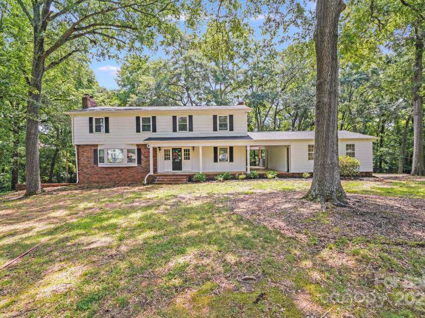 2606 Camelot Drive, Rock Hill, SC 29732.  MLS# CAR4286606, YatesRealty ID 35500. 