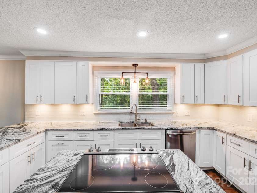 2606 Camelot Drive, Rock Hill, SC 29732.  MLS# CAR4286606, YatesRealty ID 35500. 