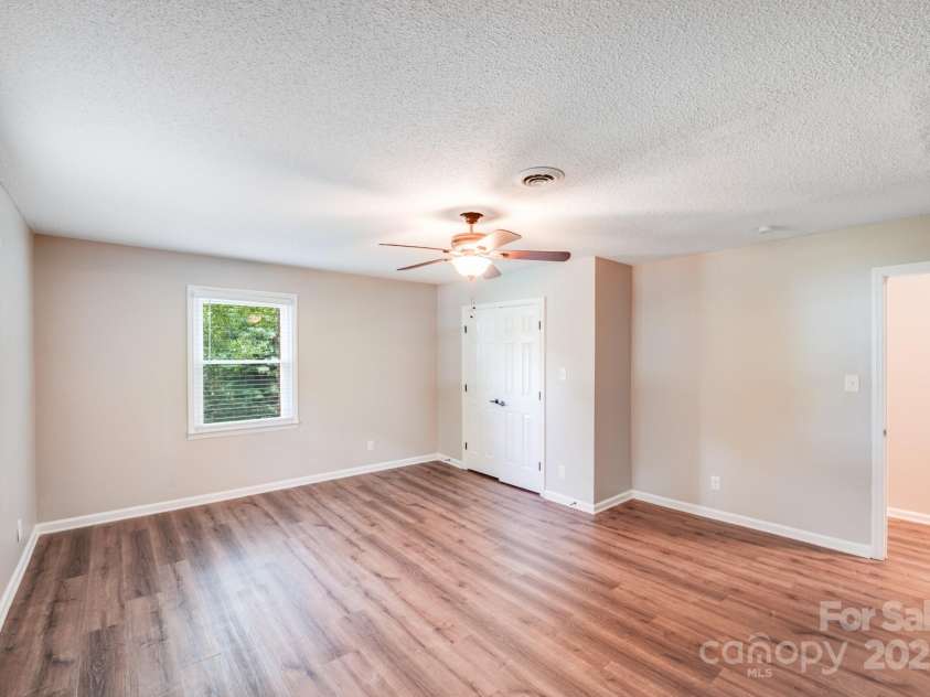 2606 Camelot Drive, Rock Hill, SC 29732.  MLS# CAR4286606, YatesRealty ID 35500. 