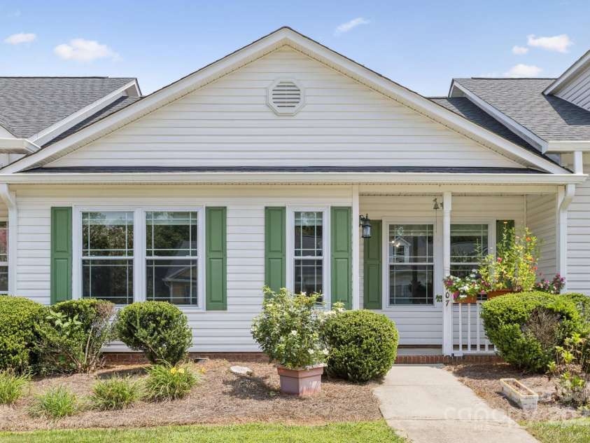 707 Dalebrook Lane, Rock Hill, SC 29730.  MLS# CAR4280708, YatesRealty ID 35501. 