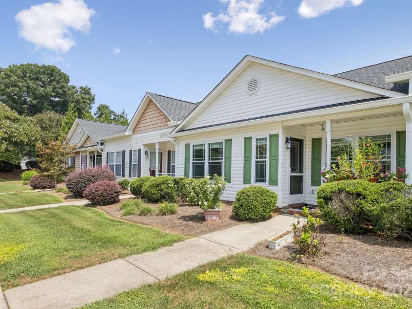 707 Dalebrook Lane, Rock Hill, SC 29730.  MLS# CAR4280708, YatesRealty ID 35501. 