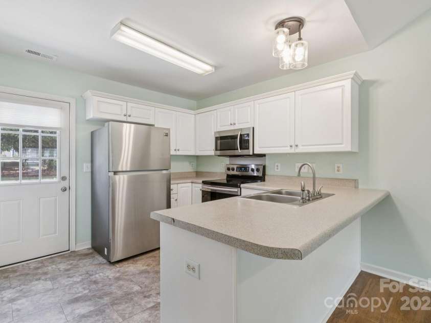 707 Dalebrook Lane, Rock Hill, SC 29730.  MLS# CAR4280708, YatesRealty ID 35501. 