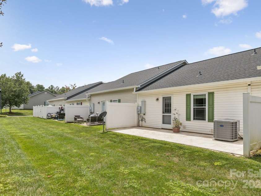 707 Dalebrook Lane, Rock Hill, SC 29730.  MLS# CAR4280708, YatesRealty ID 35501. 