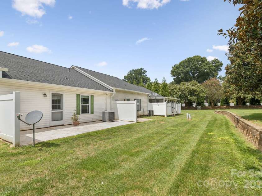 707 Dalebrook Lane, Rock Hill, SC 29730.  MLS# CAR4280708, YatesRealty ID 35501. 