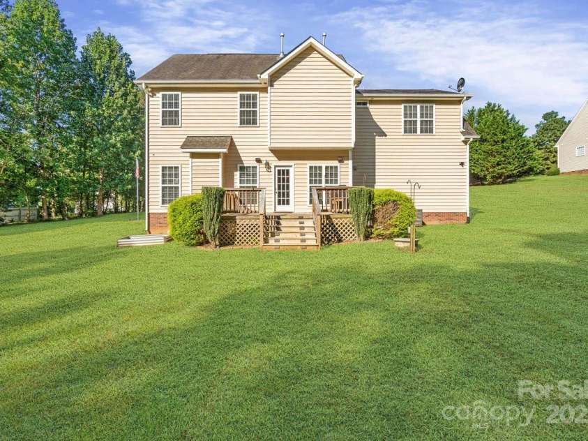 173 Painted Bunting Drive, Troutman, NC 28166.  MLS# CAR4293533, YatesRealty ID 35502. 