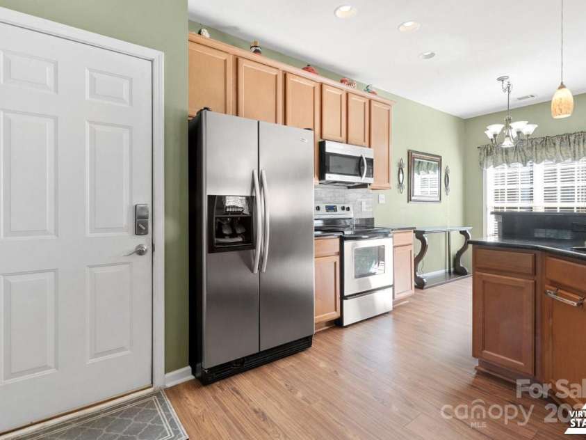 173 Painted Bunting Drive, Troutman, NC 28166.  MLS# CAR4293533, YatesRealty ID 35502. Kitchen