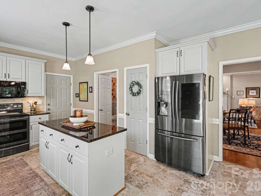 4335 Winterberry Ridge Court, Winston Salem, NC 27103.  MLS# CAR4389980, YatesRealty ID 35502. 